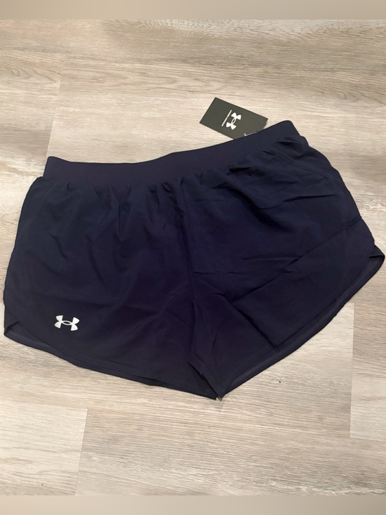 Under Armour Pants - NWT UNDER ARMOUR LOOSE FIT SHORTS